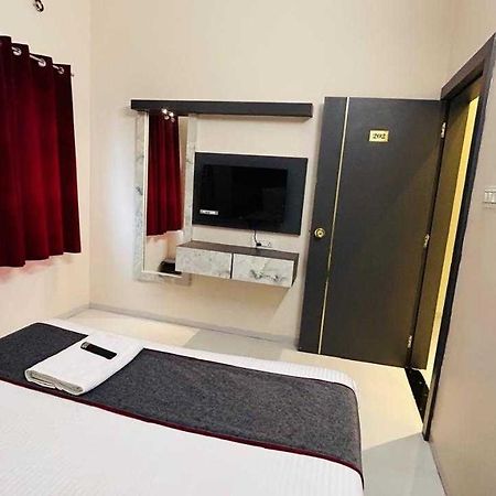 Oyo Hotel Elite Chandrapur Exterior foto