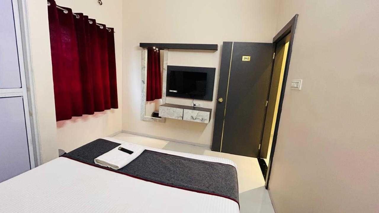Oyo Hotel Elite Chandrapur Exterior foto