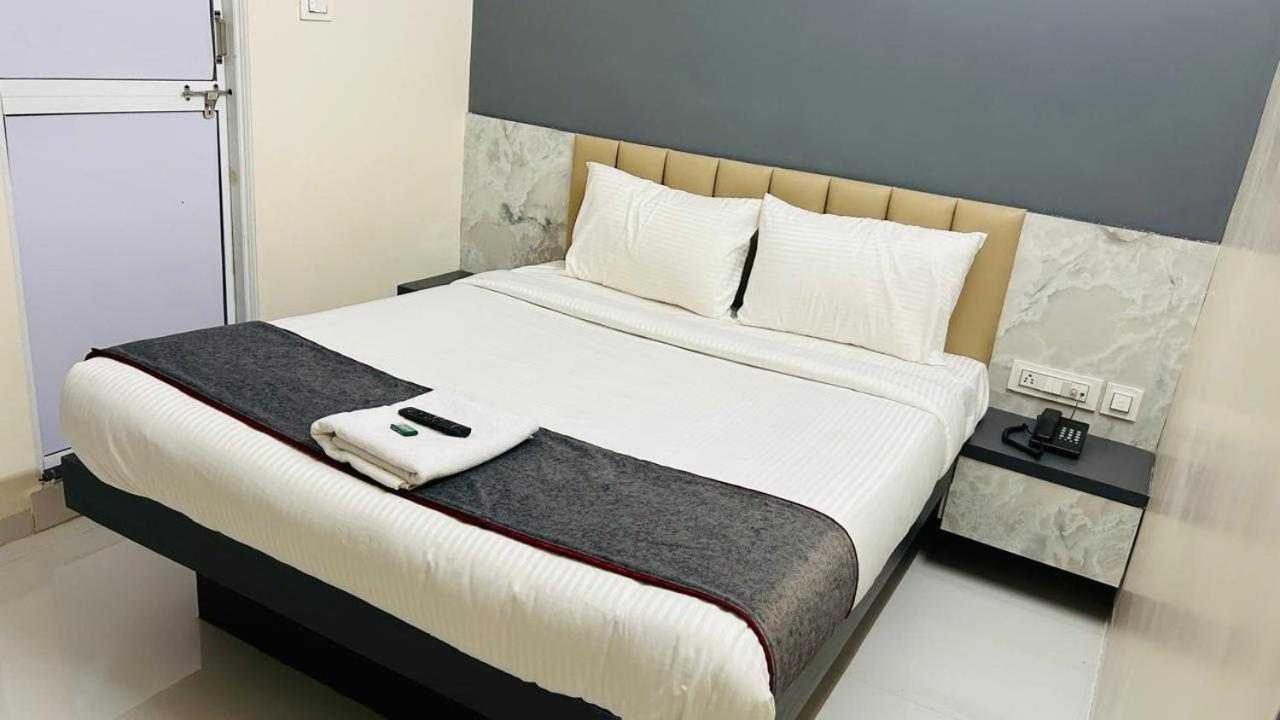 Oyo Hotel Elite Chandrapur Exterior foto